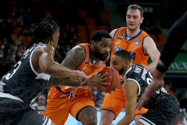 他既能打首 他既能打首